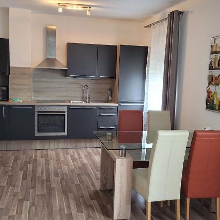Zentral Gelegene, Sehr Ruhige Und Helle Wohnung Graz Exteriör bild
