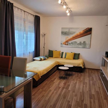 Zentral Gelegene, Sehr Ruhige Und Helle Wohnung Graz Exteriör bild