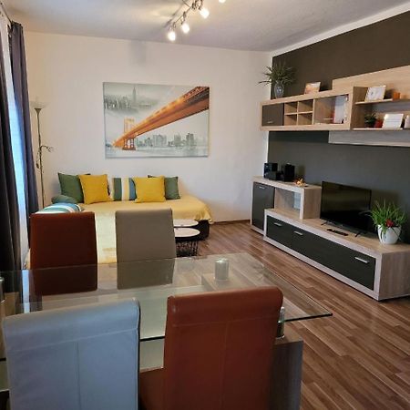 Zentral Gelegene, Sehr Ruhige Und Helle Wohnung Graz Exteriör bild