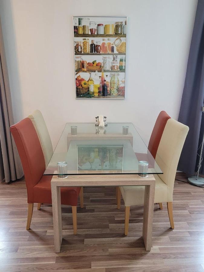 Zentral Gelegene, Sehr Ruhige Und Helle Wohnung Graz Exteriör bild