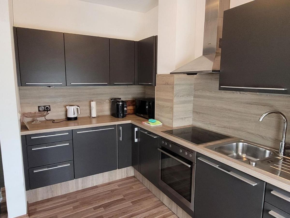 Zentral Gelegene, Sehr Ruhige Und Helle Wohnung Graz Exteriör bild