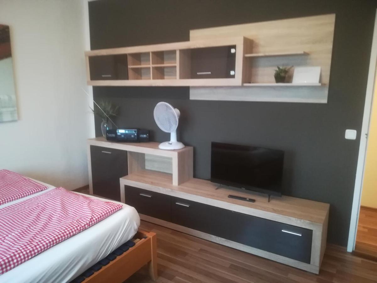 Zentral Gelegene, Sehr Ruhige Und Helle Wohnung Graz Exteriör bild