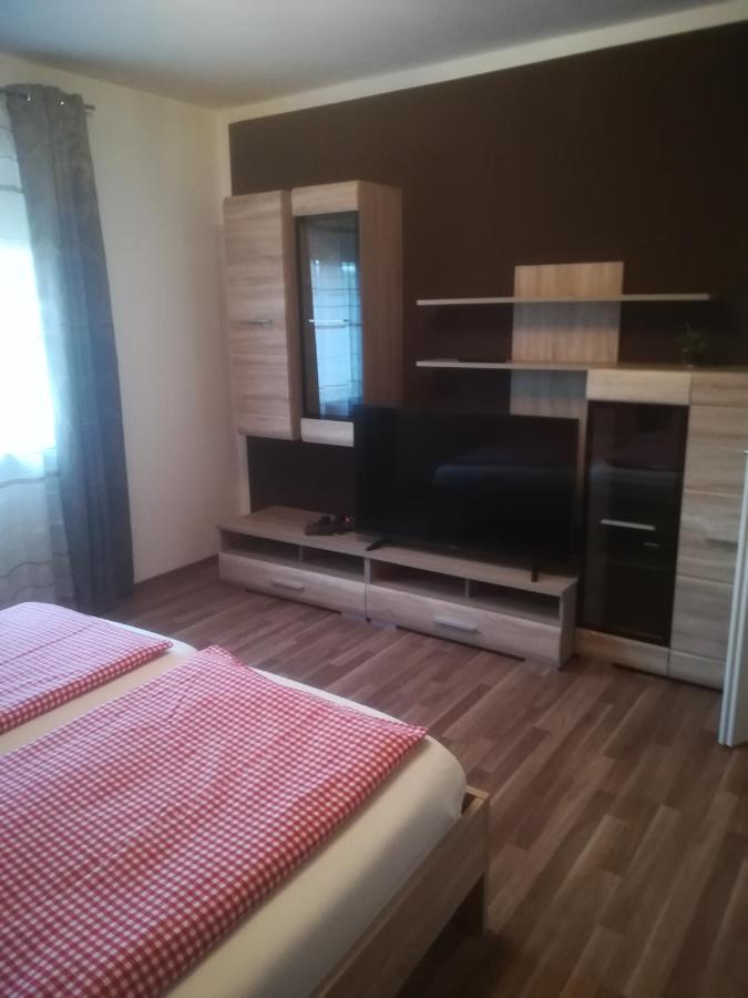 Zentral Gelegene, Sehr Ruhige Und Helle Wohnung Graz Exteriör bild
